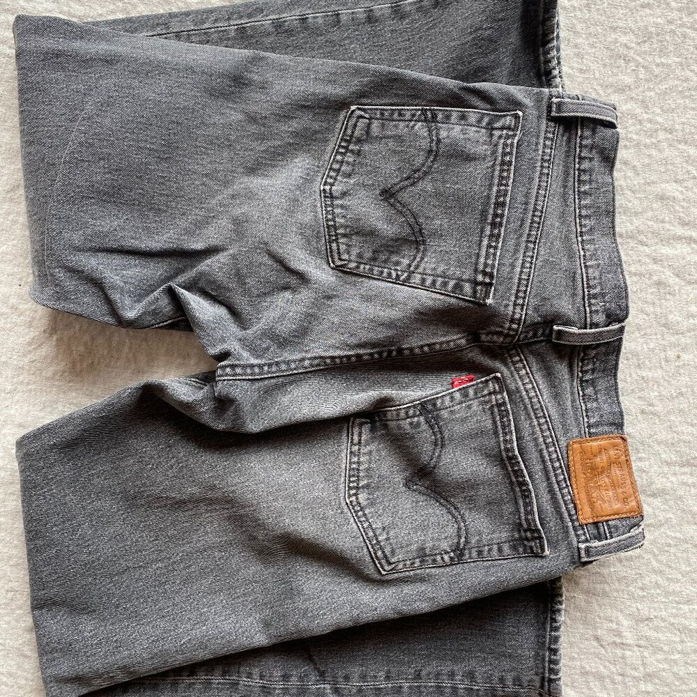 Levi’s Wedgie Straight Jeans | Size 28 | Gray Wash
